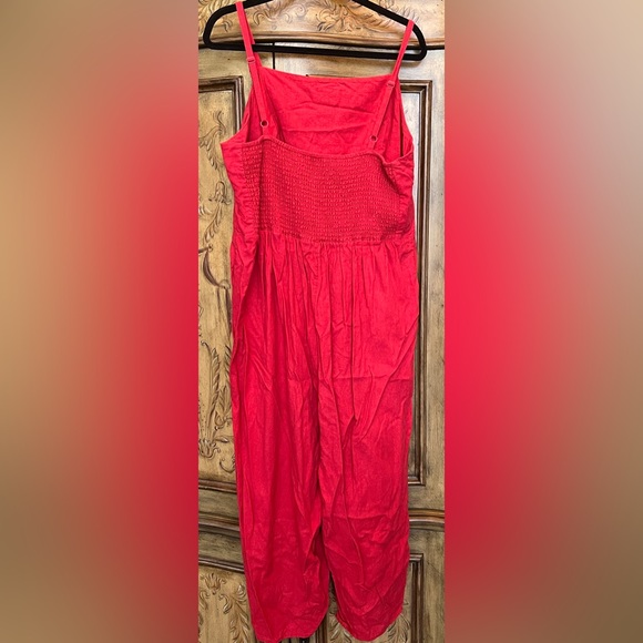 Old Navy Cropped Jumpsuit - Picture 4 of 9